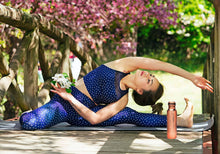 Load image into Gallery viewer, Copper Bottle Hammered (1L)