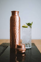 Load image into Gallery viewer, Copper Bottle Hammered (1L)